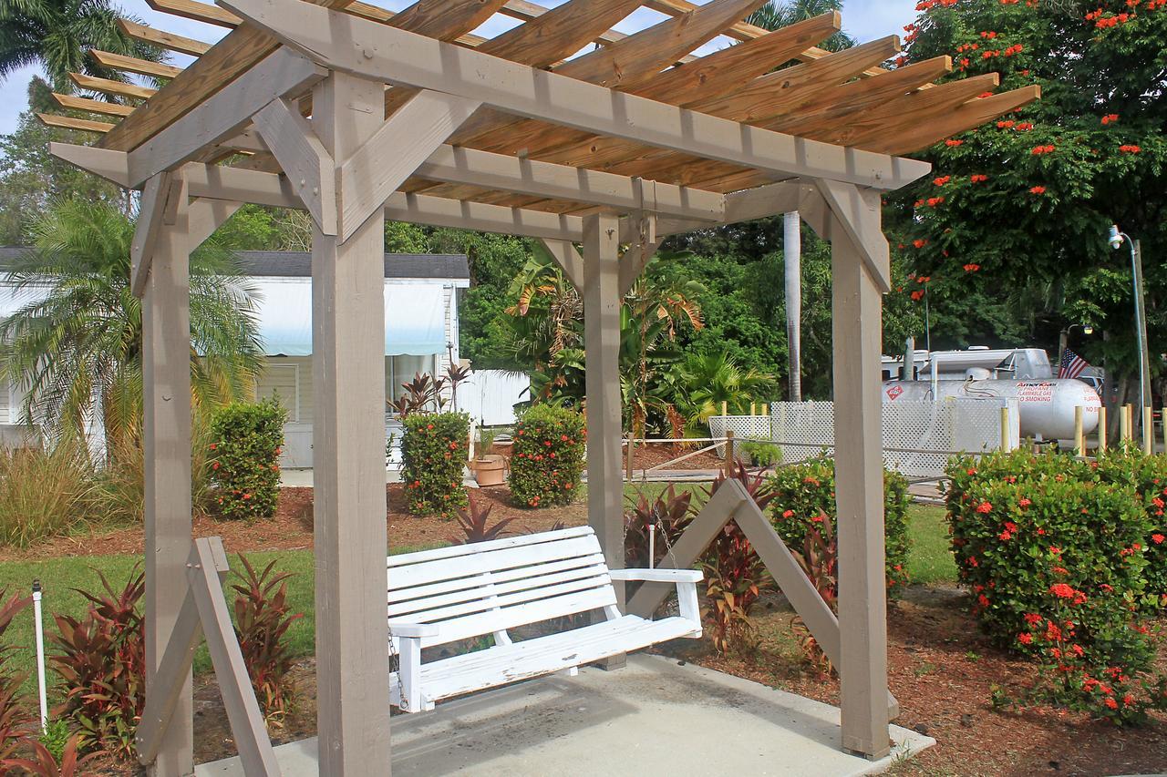Fort Myers Beach Resort Two-Bedroom Park Model 4 Harlem Heights Exteriér fotografie